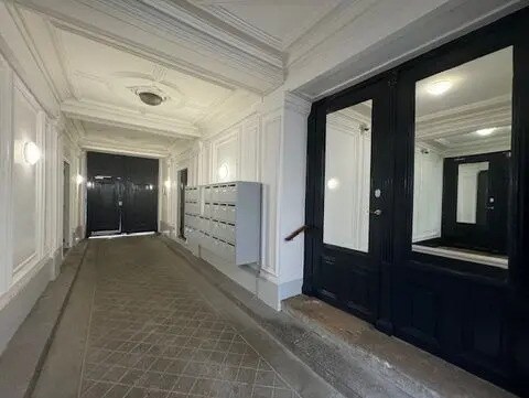 11 Rue Blanche, Paris à vendre - Photo de l’immeuble – Image 2 sur 17