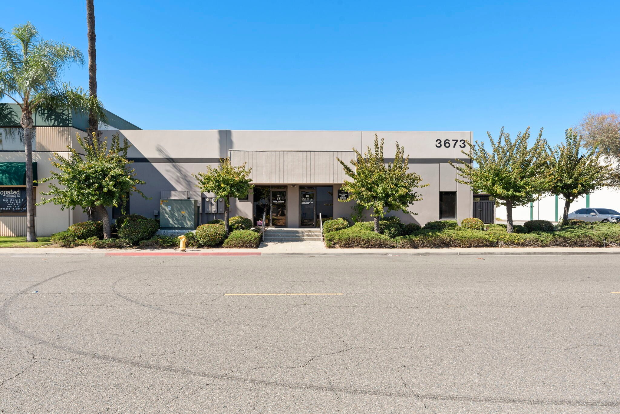 3673 N Industry Ave, Lakewood, CA à louer Photo de l’immeuble– Image 1 sur 8