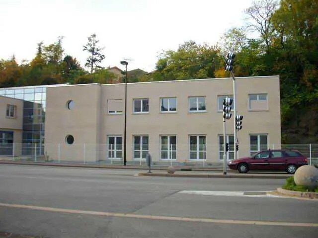 Bureau dans Saint-Chamond à louer Photo de l’immeuble– Image 1 sur 7