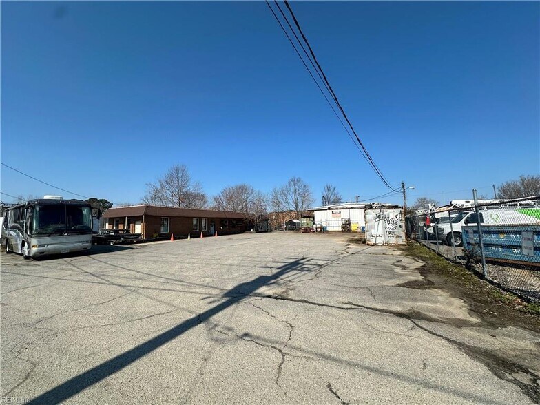 1702 Southern Blvd, Virginia Beach, VA à vendre - Photo de l’immeuble – Image 1 sur 6