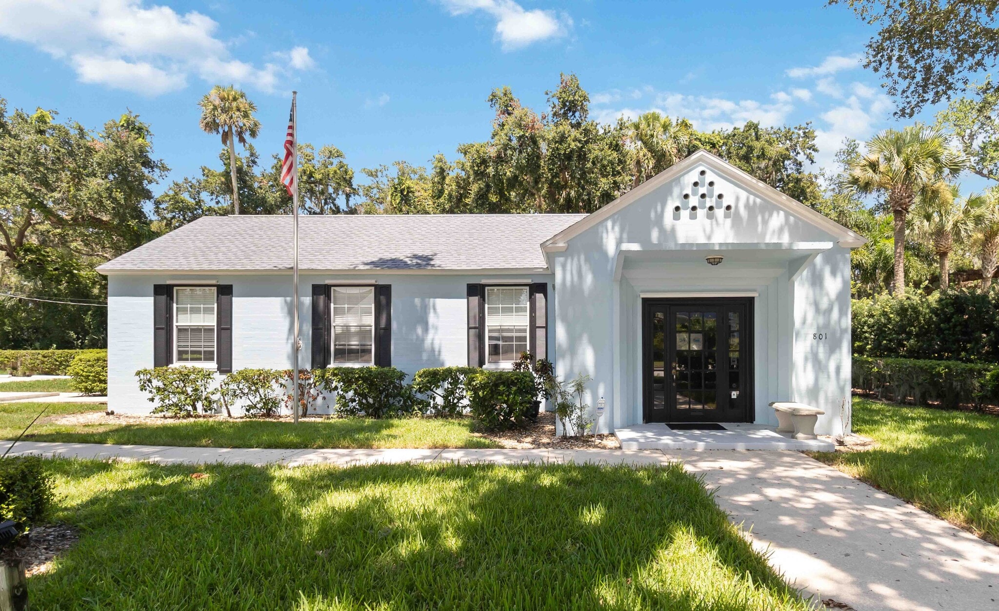 801 Magnolia St, New Smyrna Beach, FL à vendre Photo de l’immeuble– Image 1 sur 7