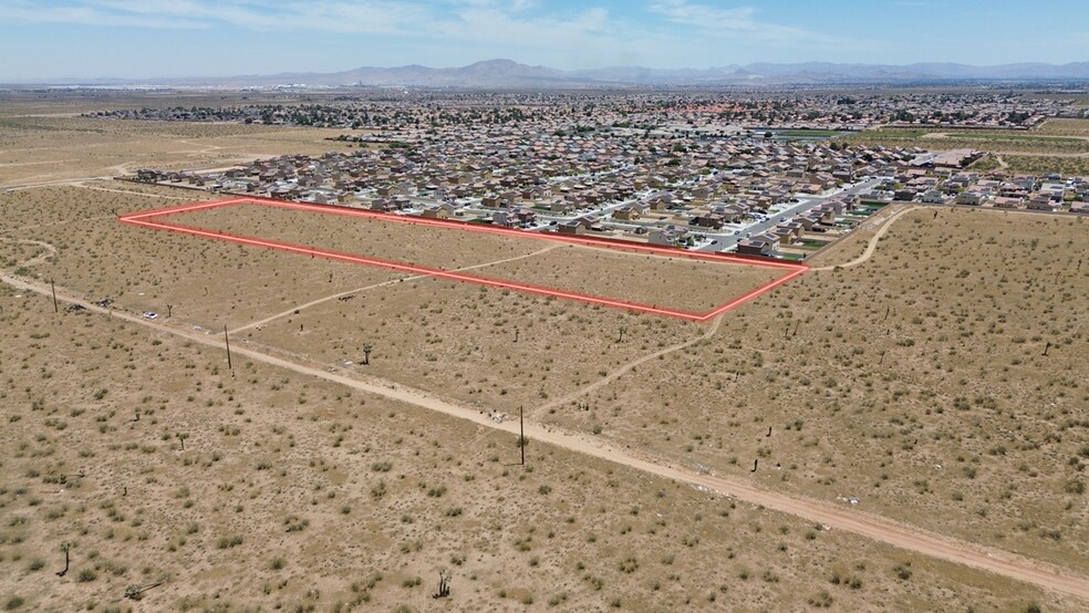 0 Saddleback Dr, Adelanto, CA à vendre - Photo de l’immeuble – Image 3 sur 6