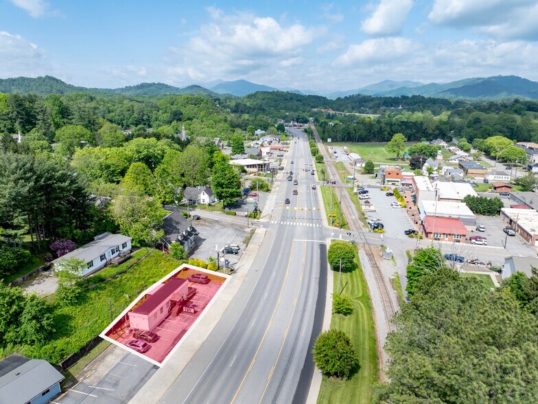 8305 Carolina Blvd, Clyde, NC à vendre - Photo de l’immeuble – Image 1 sur 8