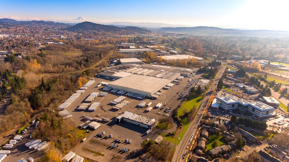 6433 SE Lake Rd, Portland, OR à louer - Photo de l’immeuble – Image 3 sur 18