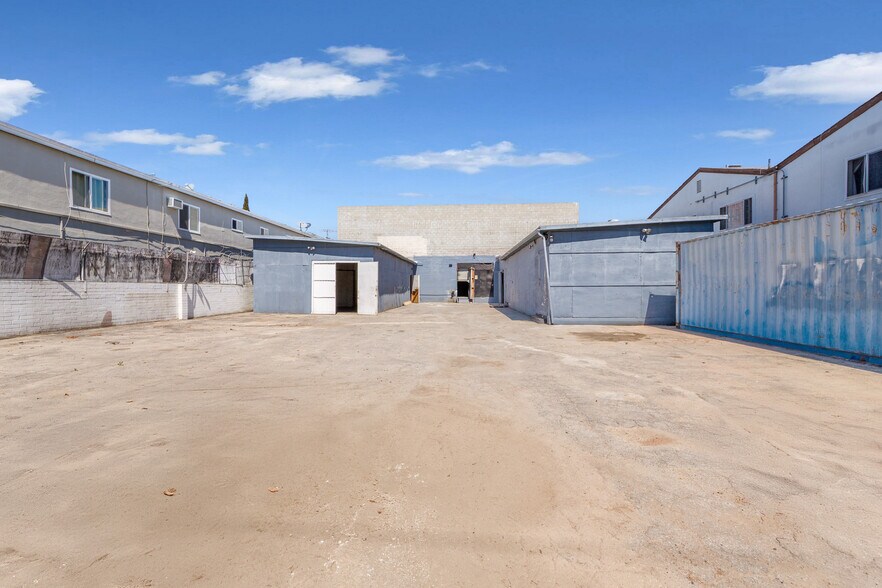 11924 Vose St, North Hollywood, CA à vendre - Photo de l’immeuble – Image 3 sur 14
