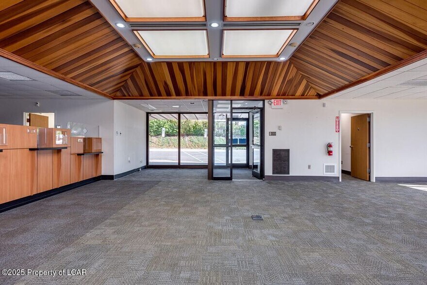 14 N Main St, Plains, PA à vendre - Photo de l’immeuble – Image 3 sur 23