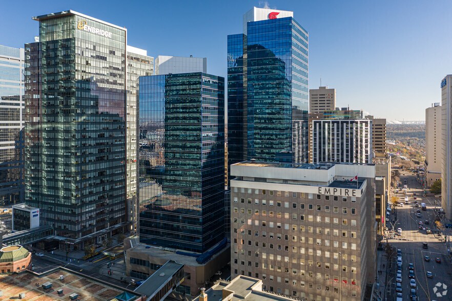 10060 Jasper Ave NW, Edmonton, AB à louer - Photo de l’immeuble – Image 3 sur 3