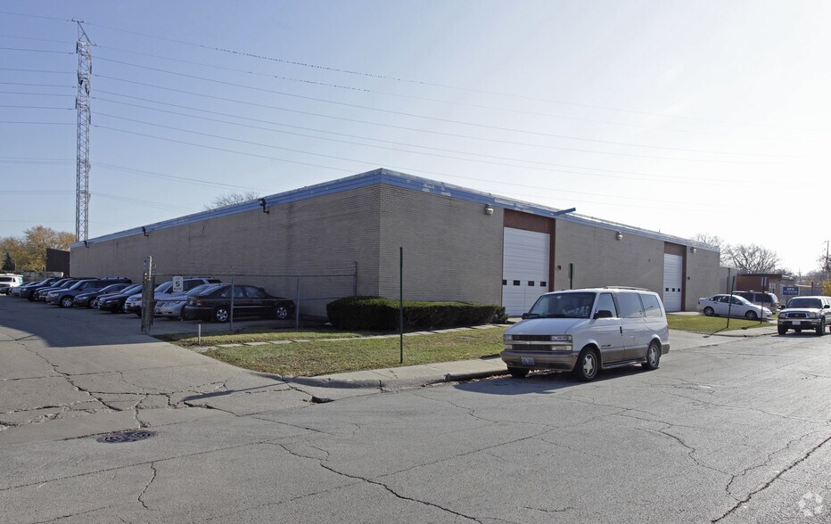 921 Pitner Ave, Evanston, IL à vendre - Photo de l’immeuble – Image 2 sur 2