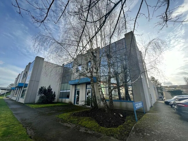 Plus de détails pour Local d'activités à louer