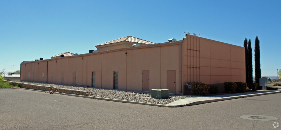 400 N Telshor Blvd, Las Cruces, NM à louer - Photo de l’immeuble – Image 3 sur 4