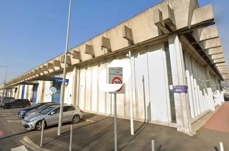 Local d’activités dans Rungis à louer Photo de l’immeuble– Image 1 sur 7