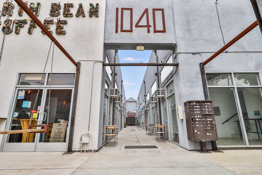 1040 S Los Angeles St, Los Angeles, CA à vendre - Photo de l’immeuble – Image 2 sur 19