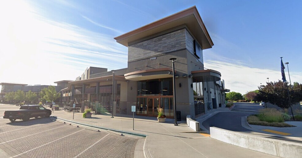 7709 W Overland Rd, Boise, ID à louer - Photo de l’immeuble – Image 1 sur 3