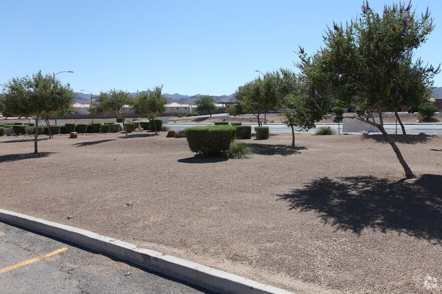 732 S Racetrack Rd, Henderson, NV à louer - Photo principale – Image 2 sur 2