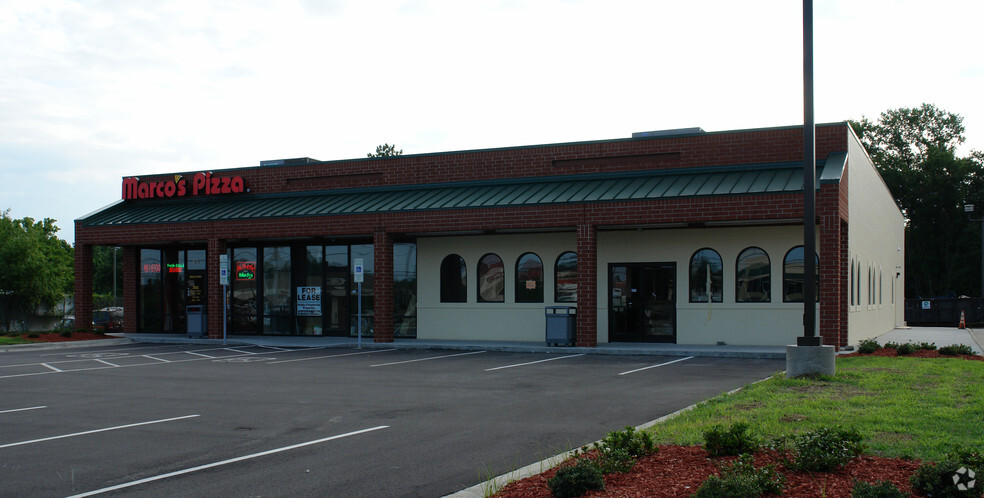 1214 N Bragg Blvd, Spring Lake, NC à louer - Photo principale – Image 1 sur 2