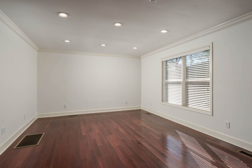 515 Hargrove Rd E, Tuscaloosa, AL à louer - Photo intérieure – Image 3 sur 26