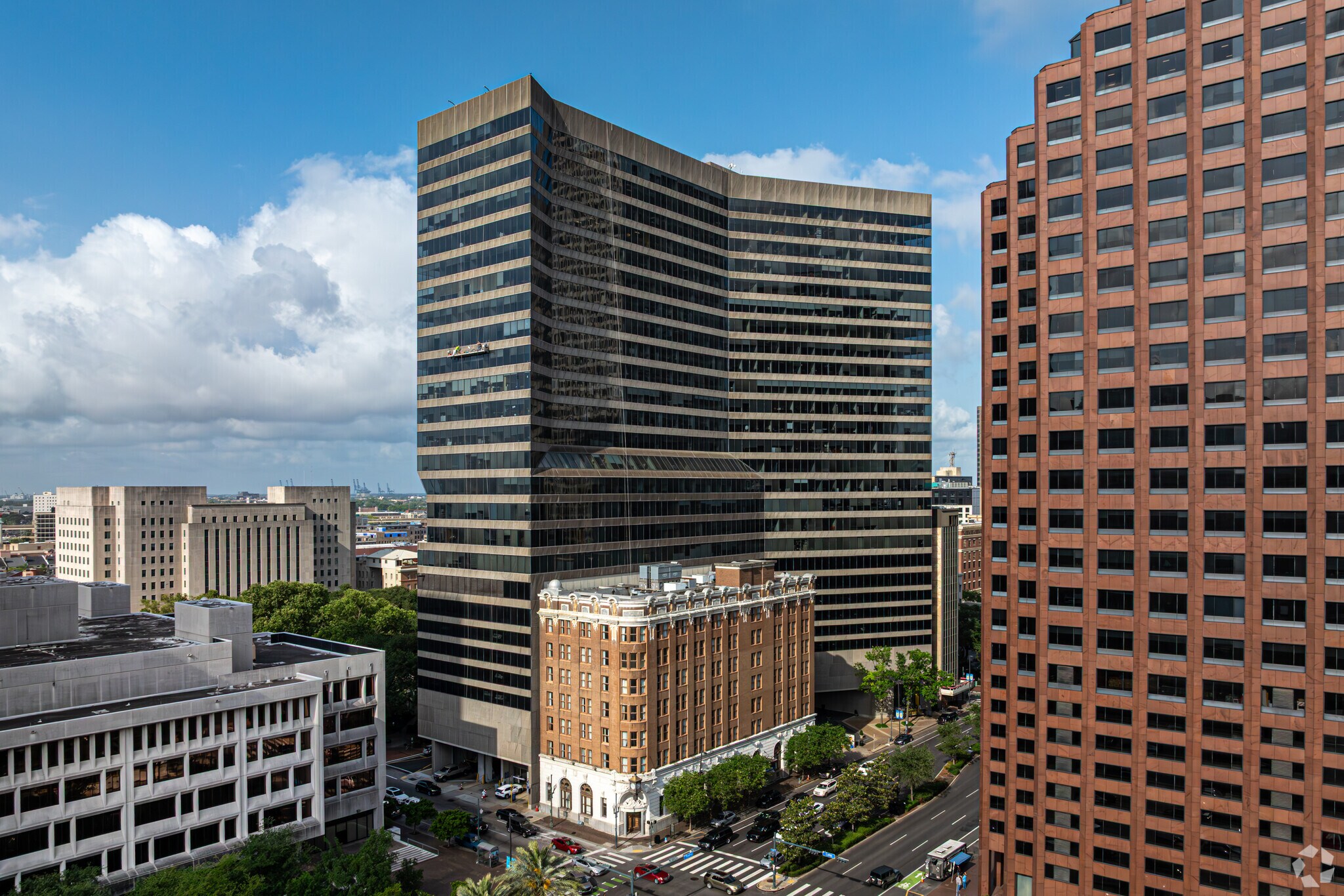 650 poydras St, New Orleans, LA à louer Photo de l’immeuble– Image 1 sur 58