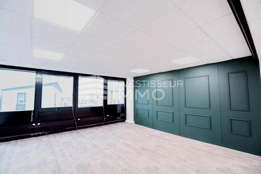 Bureau dans Créteil à louer - Photo de l’immeuble – Image 2 sur 6