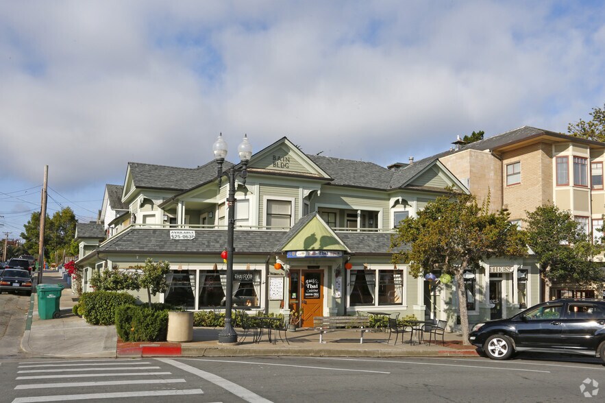 661-665 Lighthouse Ave, Pacific Grove, Pacific Grove, CA à vendre - Photo principale – Image 1 sur 3