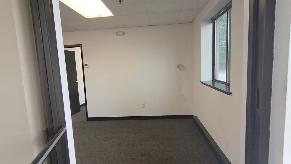 21 Olympia Ave, Woburn, MA à louer - Vidéo sur l’annonce professionnelle – Image 2 sur 10