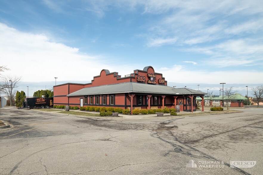 2000 Midway Mall, Elyria, OH à louer - Photo de l’immeuble – Image 3 sur 4