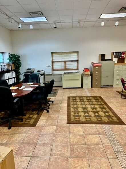 1700-1720 Sylvan Ave, Hamilton, NJ à vendre - Photo de l’immeuble – Image 3 sur 13