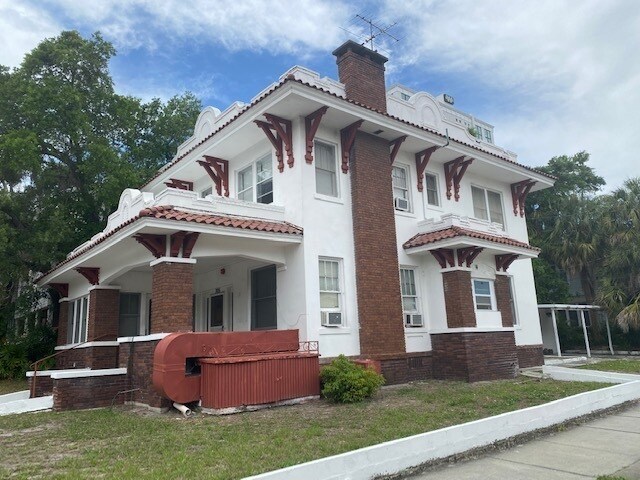 205 4th Ave N, Saint Petersburg, FL à vendre - Photo de l’immeuble – Image 1 sur 14