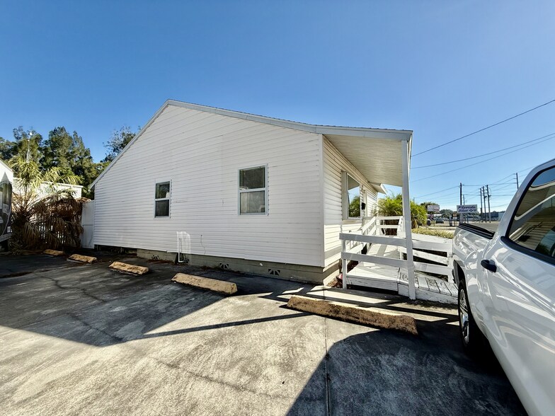 2924 Kenilworth Blvd, Sebring, FL à vendre - Photo de l’immeuble – Image 2 sur 12