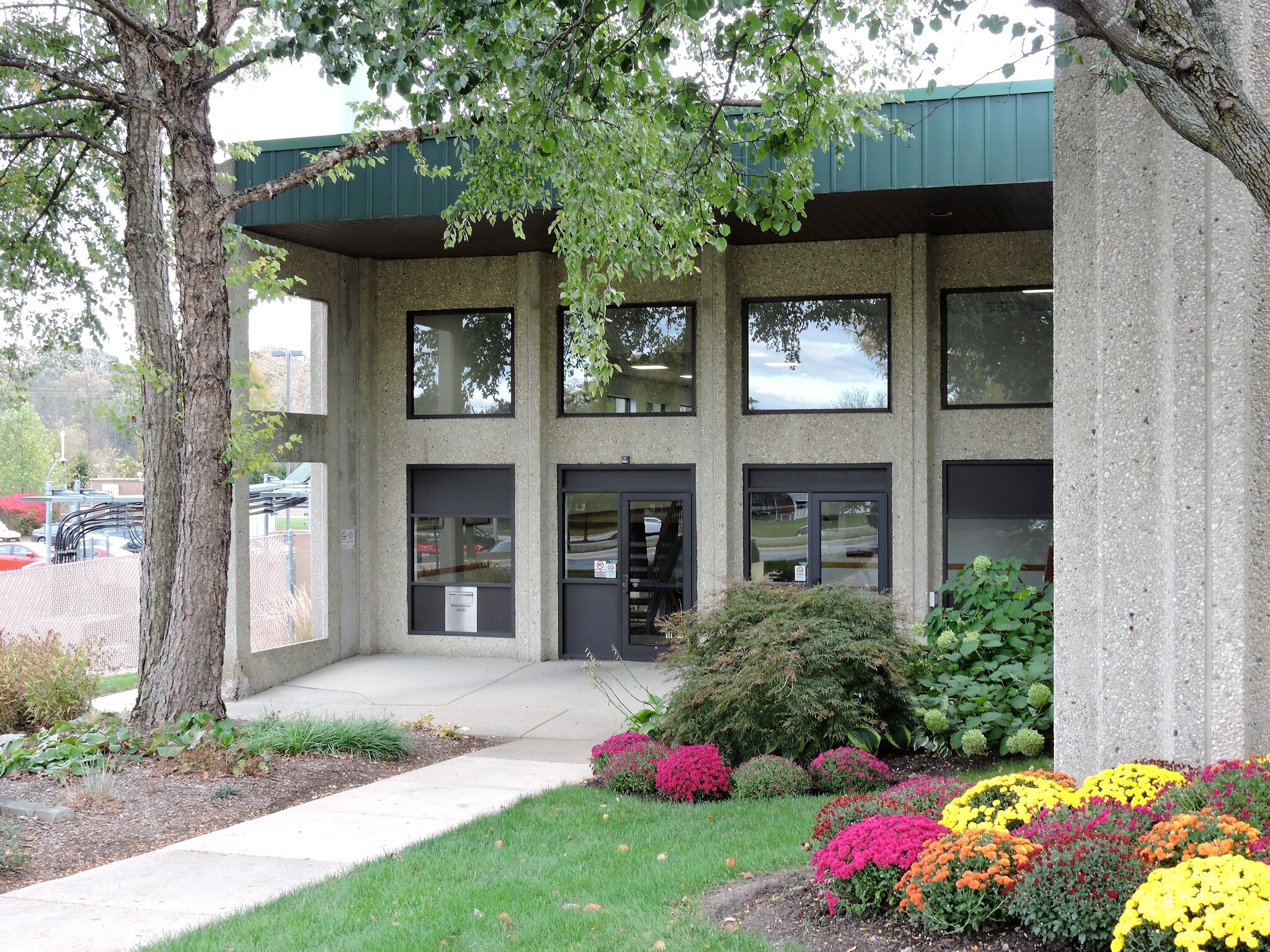 800 W 5th Ave, Naperville, IL à louer Photo de l’immeuble– Image 1 sur 9