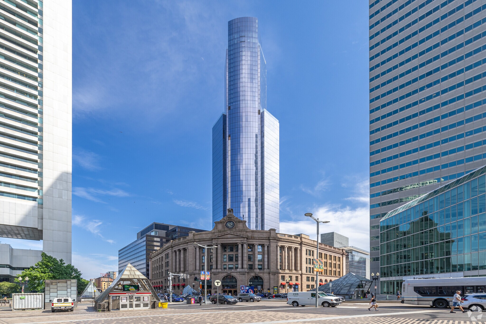 680 Atlantic Ave, Boston, MA à louer Photo de l’immeuble– Image 1 sur 5