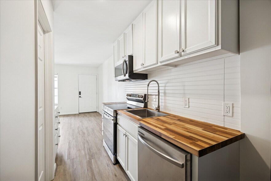 1011 W 10th St, Houston, TX à vendre - Photo intérieure – Image 2 sur 10