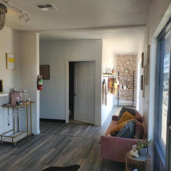 1700 S K St, Tulare, CA à vendre - Photo intérieure – Image 3 sur 16