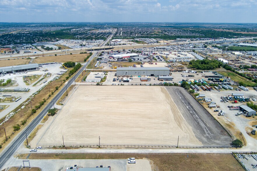 2750 FM 1516, San Antonio, TX à louer - Aérien – Image 1 sur 4
