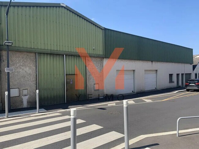 Plus de détails pour Local d’activités à vendre