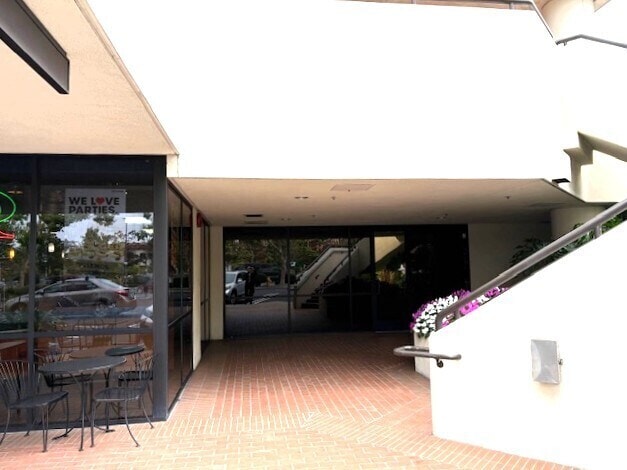 22320 Foothill Blvd, Hayward, CA à louer Photo de l’immeuble– Image 1 sur 3