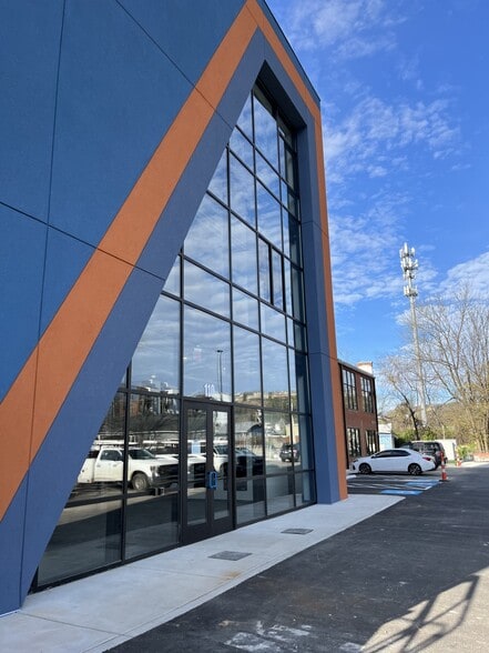 110 Somerville Ave, Chattanooga, TN à louer - Photo principale – Image 1 sur 48