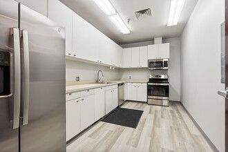 7060 N Fresno St, Fresno, CA à louer Photo intérieure– Image 2 sur 25