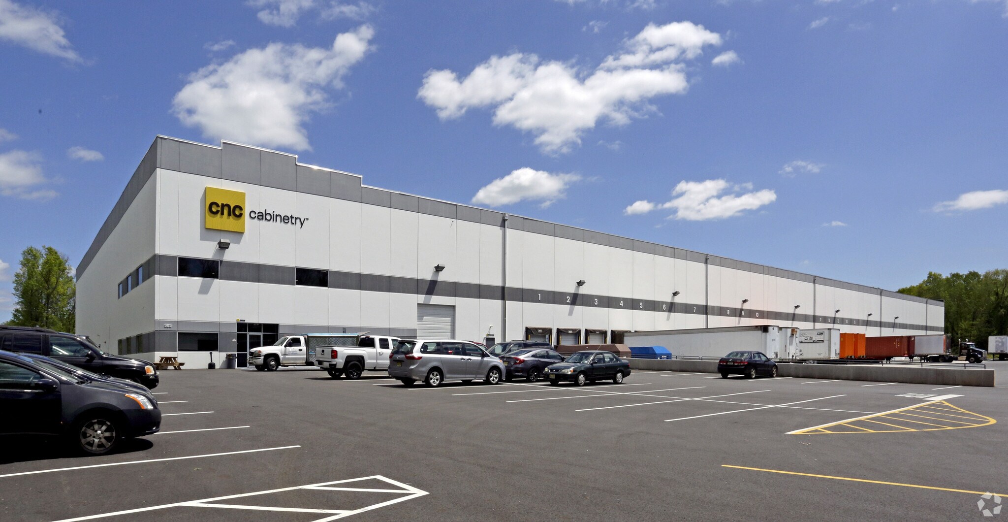 303 Helen St, South Plainfield, NJ à louer Photo principale– Image 1 sur 7