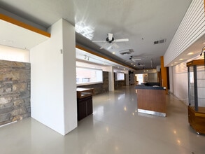 100-139 S Palm Canyon Dr, Palm Springs, CA à louer Photo intérieure– Image 2 sur 7