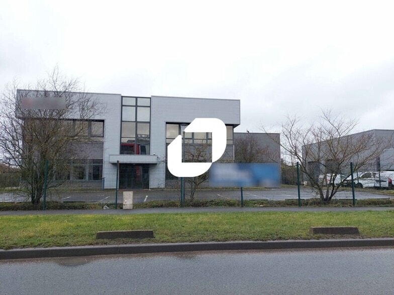 18 Rue Des Osiers, Coignières à louer - Photo de l’immeuble – Image 2 sur 16