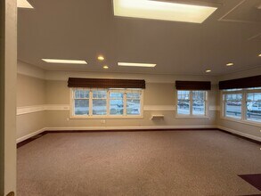 417 Purchase St, Easton, MA à louer Photo de l’immeuble– Image 2 sur 8