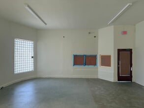 1305 S Atlantic Blvd, Los Angeles, CA à louer Photo intérieure– Image 2 sur 7