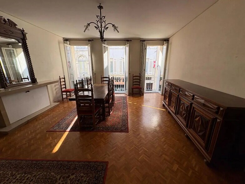 Local d'activités dans La Réole à vendre - Photo de l’immeuble – Image 3 sur 5