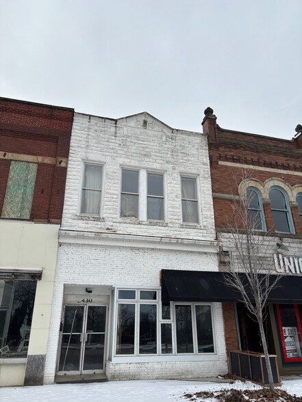 430 Broadway, Lorain, OH à vendre - Photo de l’immeuble – Image 1 sur 5