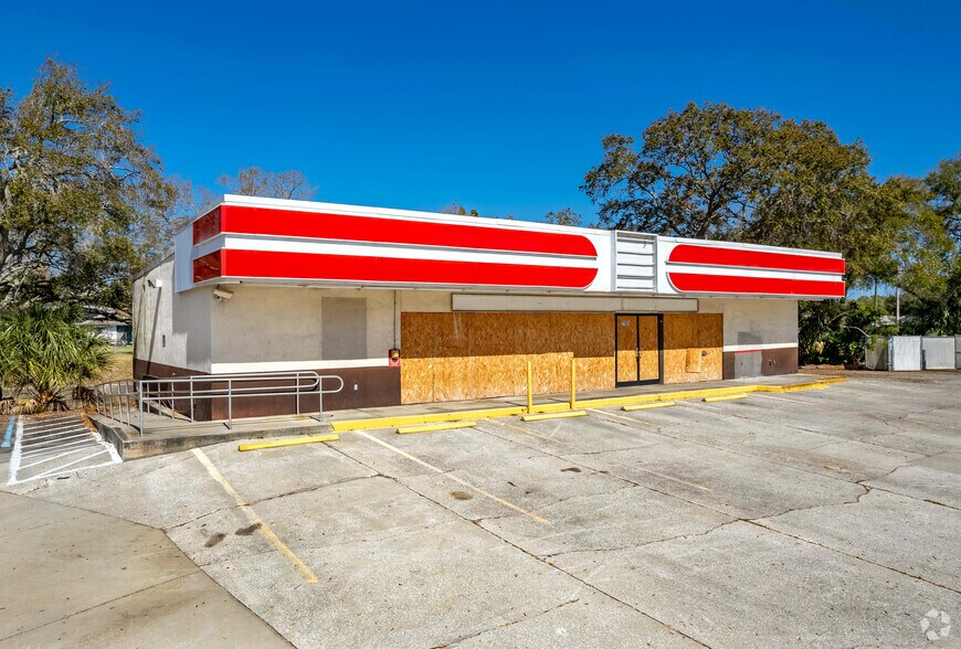 7101 54th Ave N, Saint Petersburg, FL à vendre - Photo de l’immeuble – Image 2 sur 5