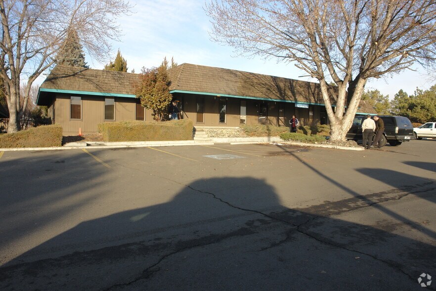 617 S 48th Ave, Yakima, WA à louer - Photo de l’immeuble – Image 2 sur 2