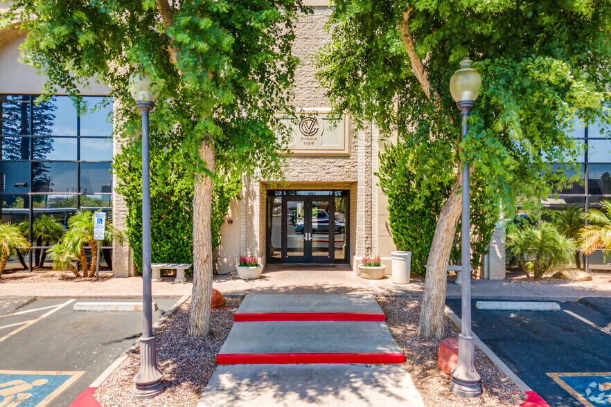 4745 N 7th St, Phoenix, AZ à vendre - Photo de l’immeuble – Image 3 sur 13
