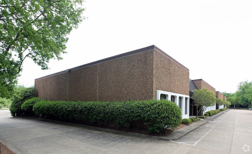 3 Old River Pl, Jackson, MS à louer - Photo de l’immeuble – Image 2 sur 3