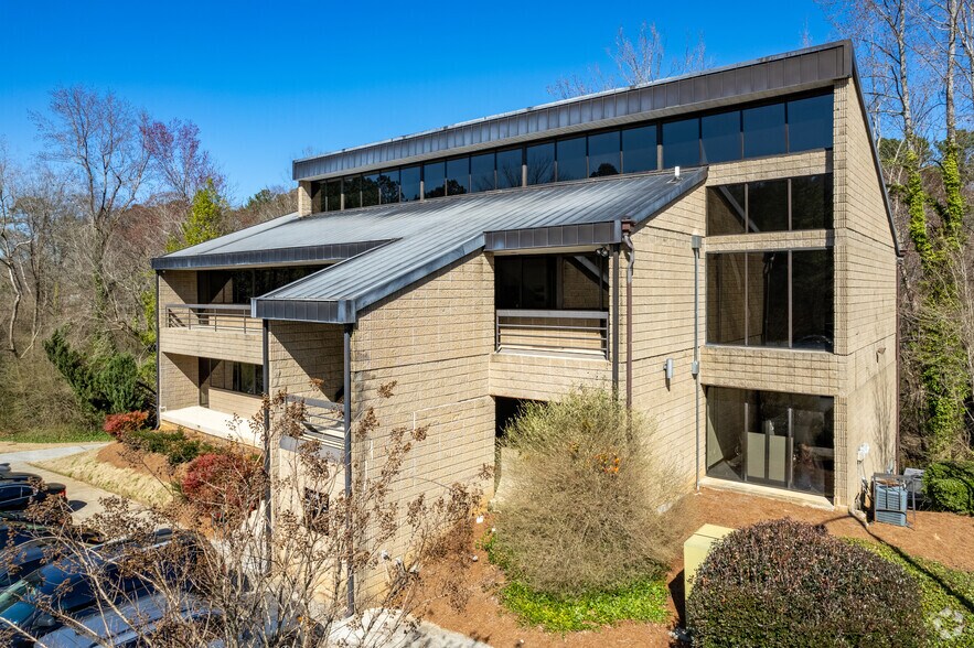 3066 Mercer University Dr, Chamblee, GA à vendre - Photo de l’immeuble – Image 2 sur 30