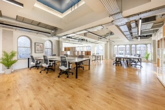 8-9 Well Ct, Londres à louer Photo intérieure– Image 1 sur 4